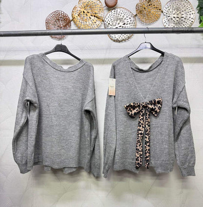 Cozy Chic Sweater with Animal-Print on the Back