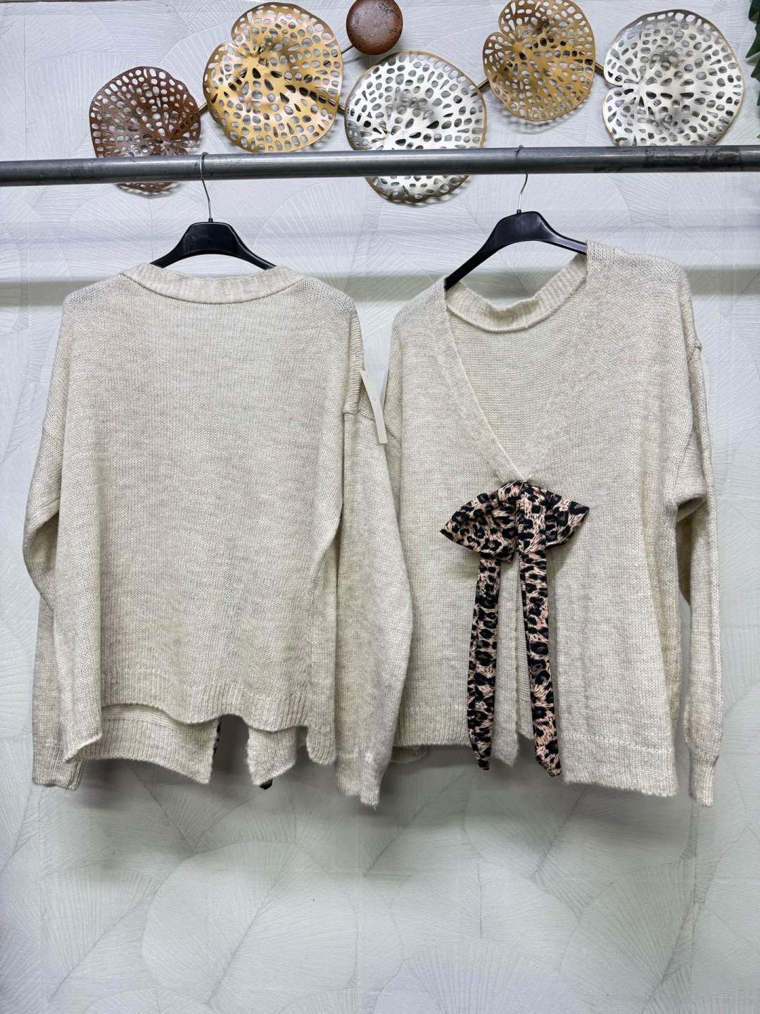 Cozy Chic Sweater with Animal-Print on the Back