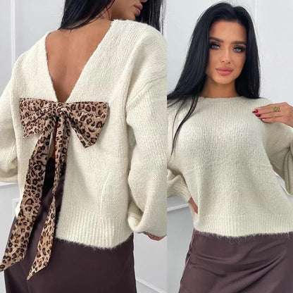Cozy Chic Sweater with Animal-Print on the Back